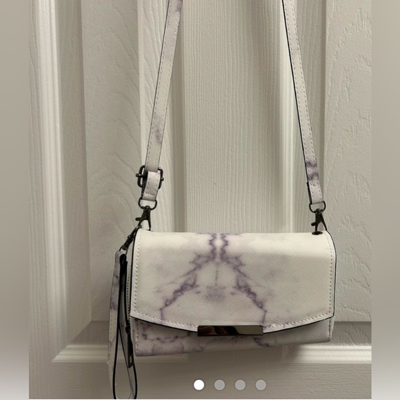 Ardene marble print clutch/crossbody - Picture 1 of 4